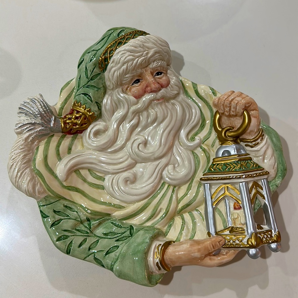 Fitz & Floyd Classics Ceramic Santa In Green Plate•W/Lantern• Metallic Accents